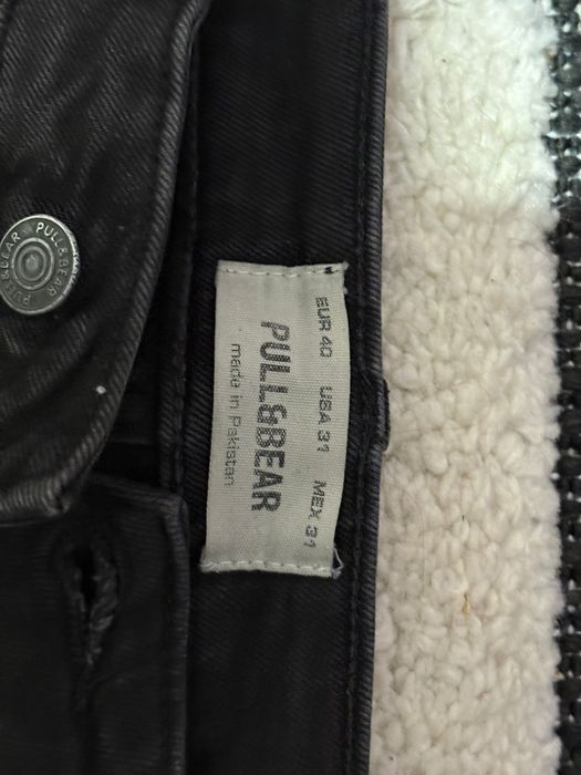 Blugi negri pull & bear