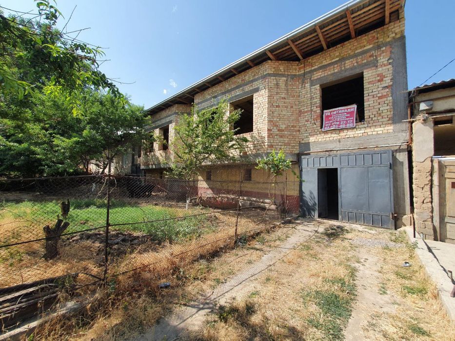 Nazarbekda uy sotlad 8 sotix