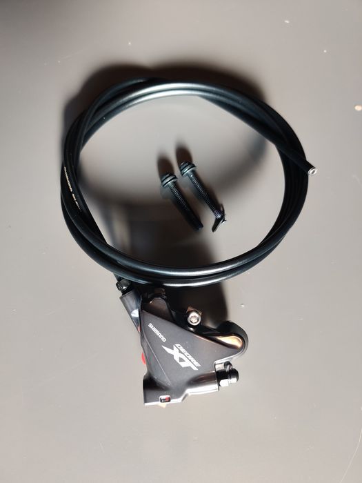 Shimano Deore XT BR-M8110 FM Flatmount (etrier frana spate + conducta 1550 + suruburi prindere)