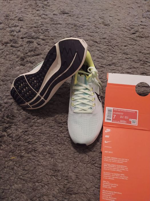 WMNS Nike Air Zoom