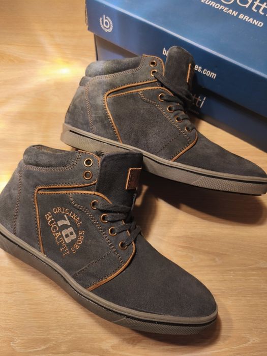 Ghetute Bugatti, din piele intoarsa