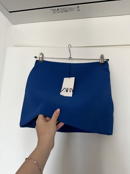 Чисто нова къса синя пола на Zara, M размер