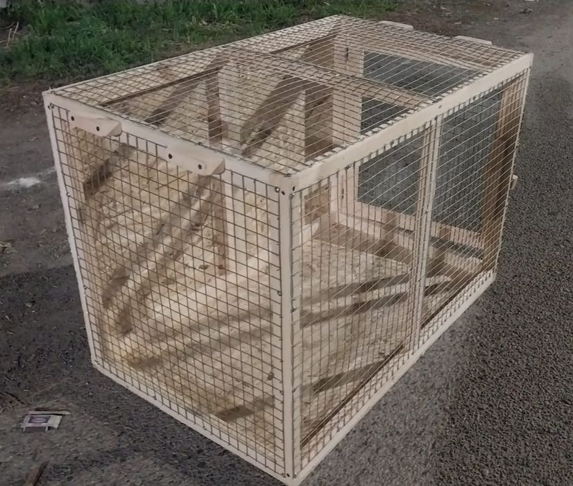 Клетка ,переноска для собак