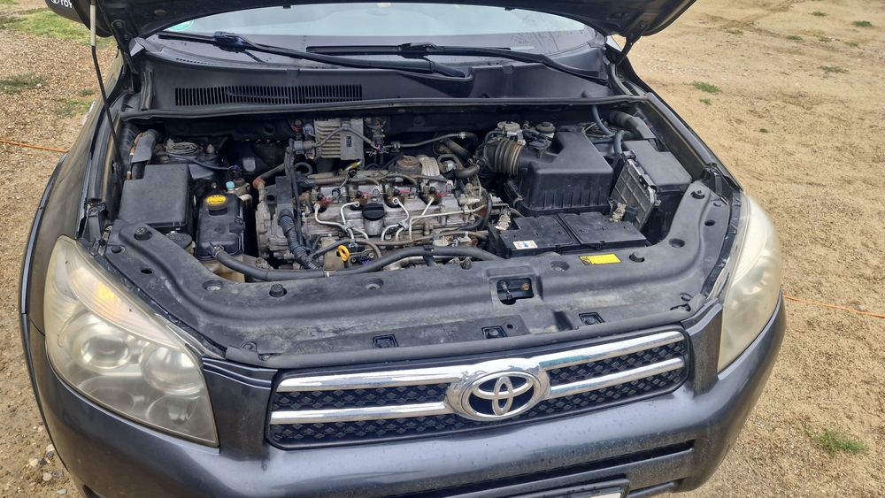 Toyota RAV4 2.2 D-CAT 177 CP – Manuală – Diesel