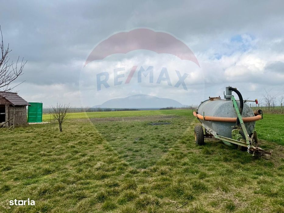 Teren de vanzare in Săcele ideal pentru silozuri, fermă 6 ha