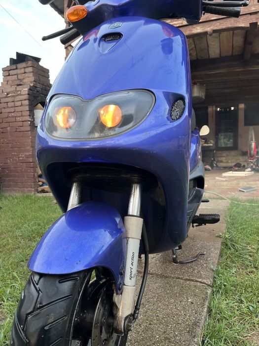 Vând scuter de 49cc