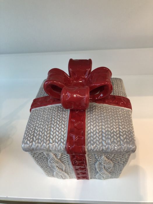 Декор. керамическая шкатулка 10000т