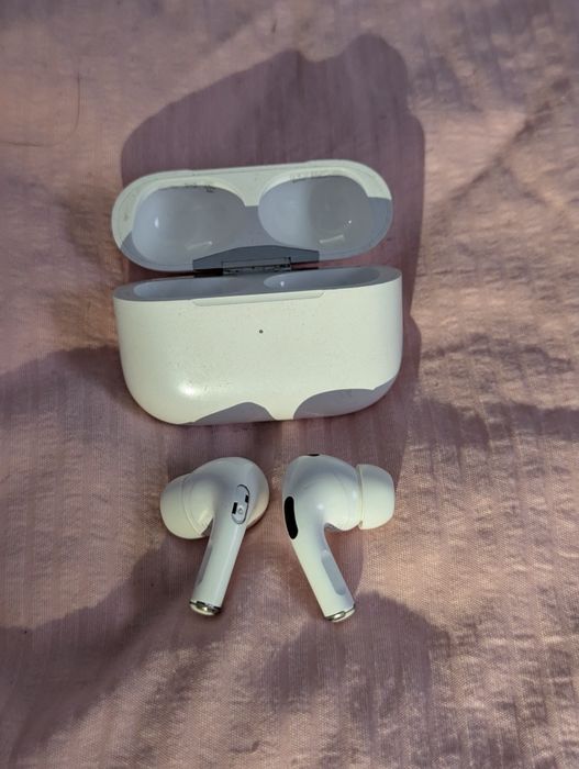 Apple AirPods Pro (оригинал)