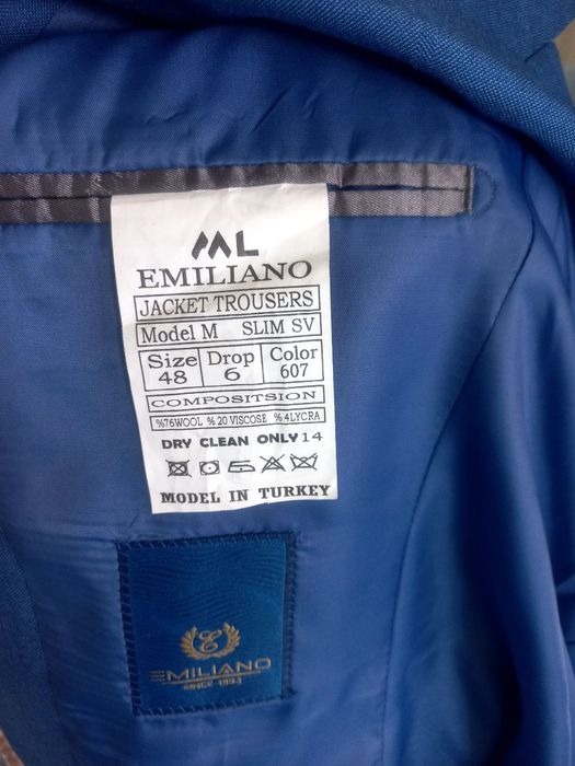 Продам костюм тройка