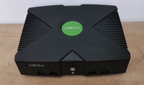 Конзола XBOX с два джойстика КАТО НОВА