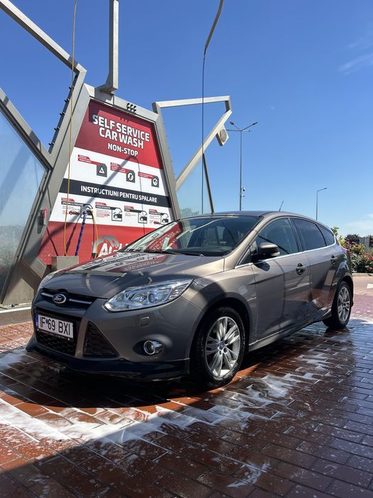 FORD Focus 2013 — imagine 3