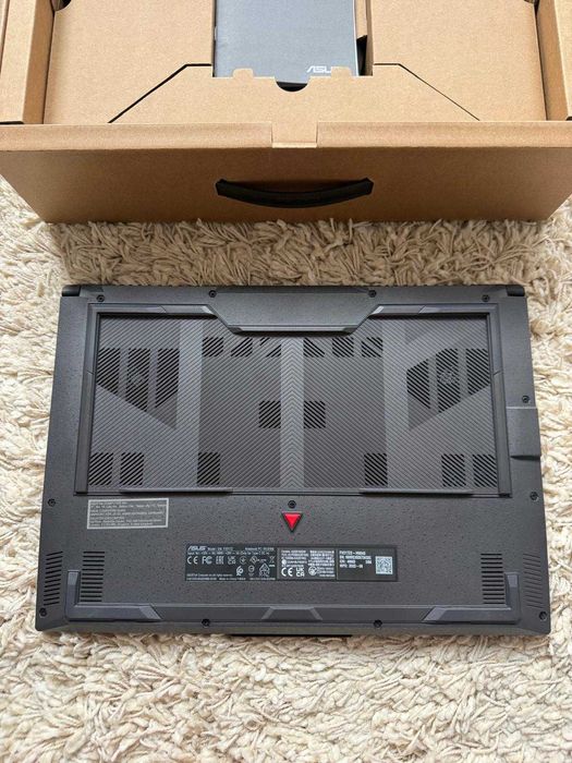 Laptop Gaming ASUS TUF DASH F15 i7-12650H RTX 3050 144Hz SSD 512GB - Stare foarte bună