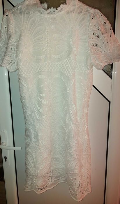 Бяла рокля С размер