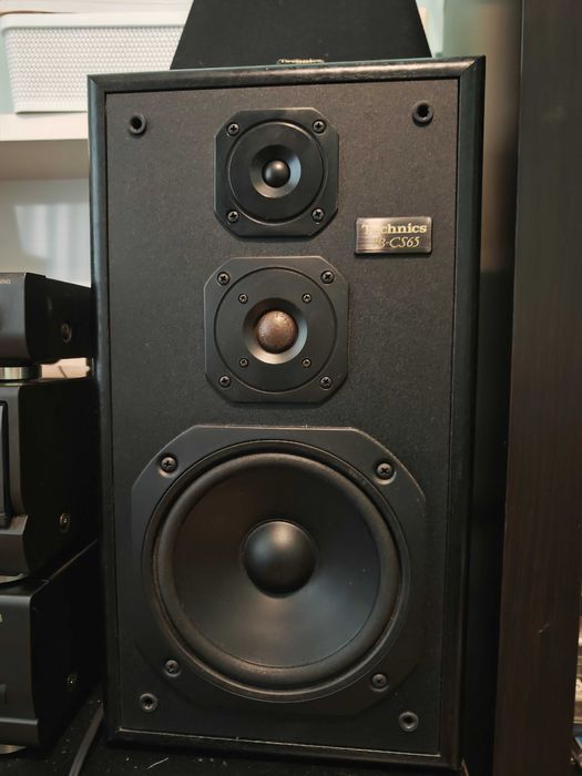 Vand linie Technics: 2 boxe, radio tuner digital, dublu deck si statie