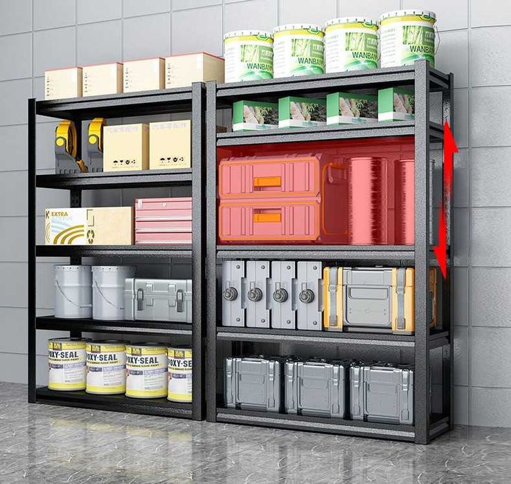 Металлический стеллаж с полками для хранения вещей и инструментов есть