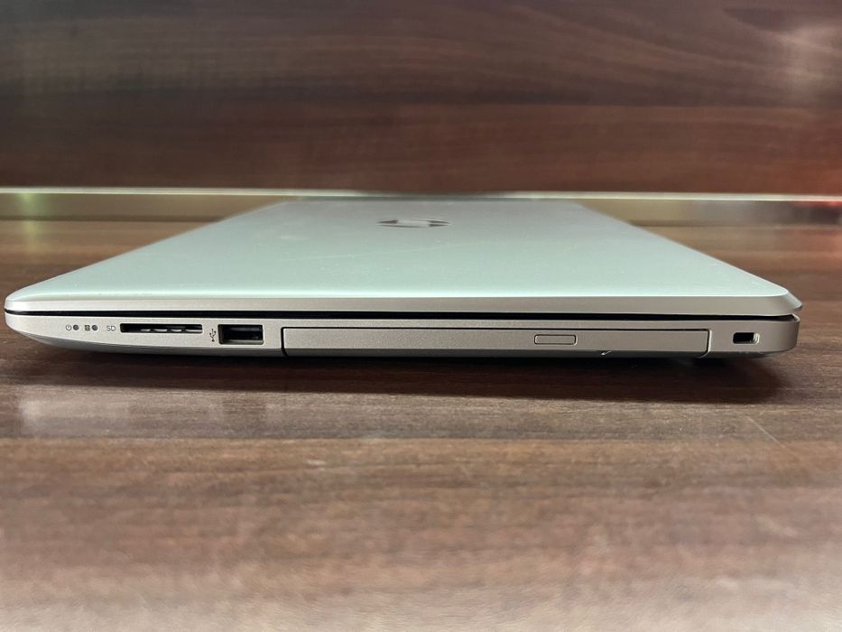 Лаптоп HP Model 15-bs040nu