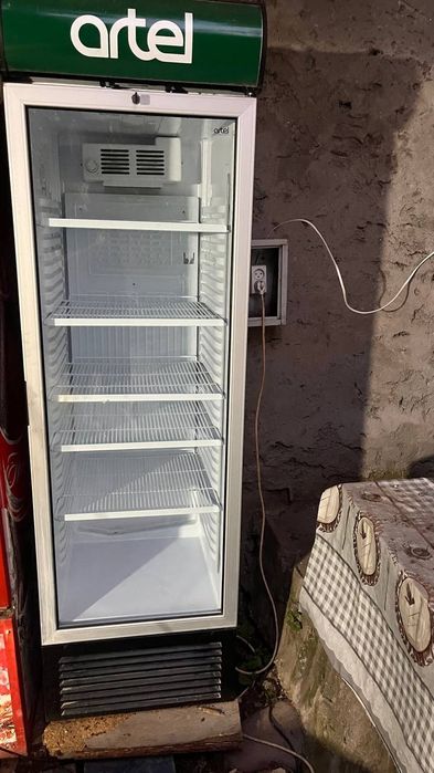 Витриный холодильник ARTEL