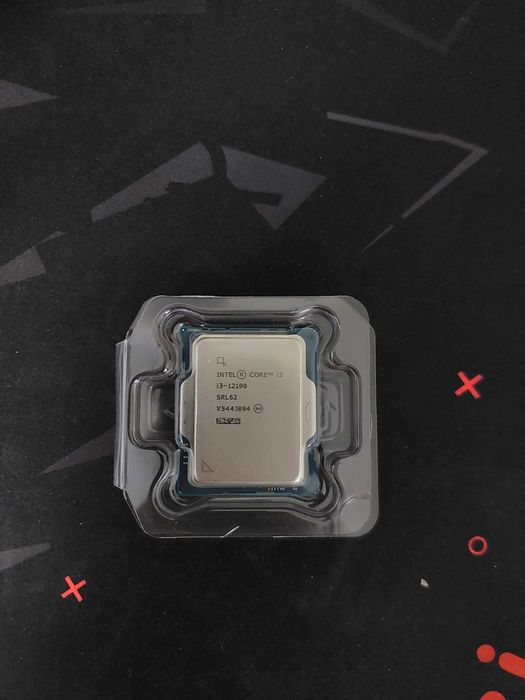 Процессор Intel Core i3 12100