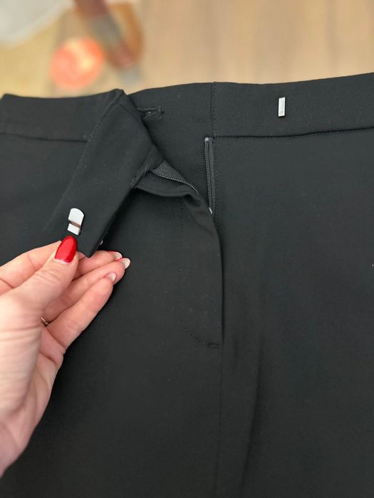 Calvin Klein пола размер 34