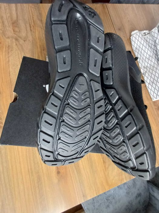 Маратонки  -  Under Armour