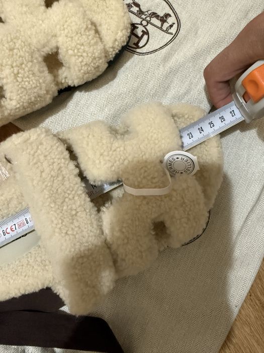 Нови бежови чехли