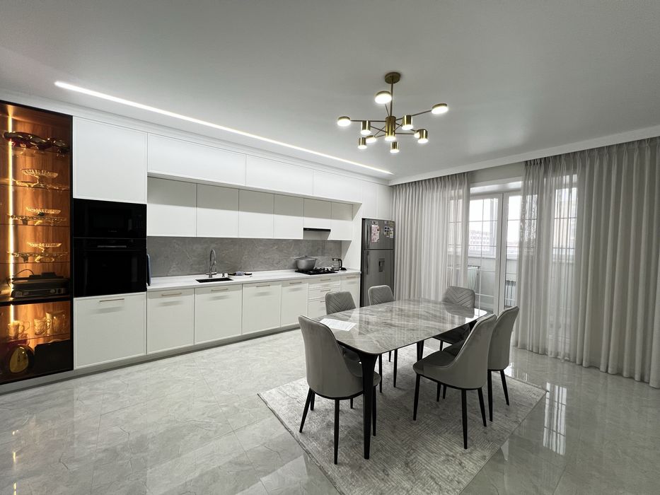 Продам 3 ком кв 153.4 кв. Евроремнт.