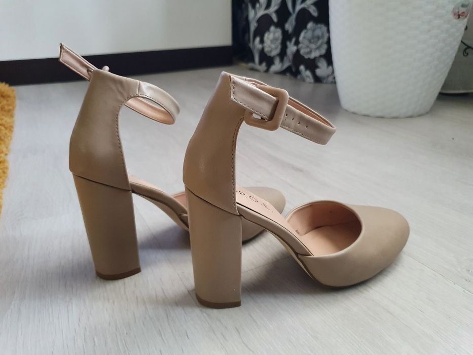 Pantofi Poema mărimea 36