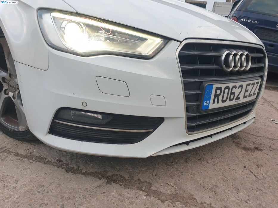 Bara Spoiler Fata Completa cu Locas Senzori Parcare si Grila cu Emblema Audi A3 8V NFL Non Facelift 2012 - 2016 Culoare LS9R [K3262]