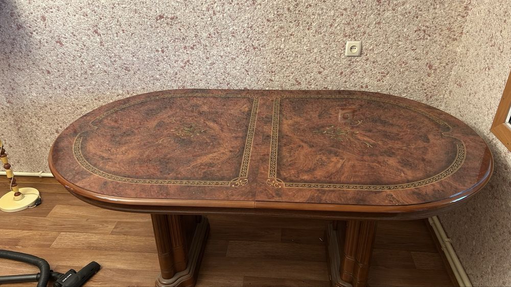 Стол сатылады бу ұзарып қысқартылады Еш жері сырылмаған сырбаған новы