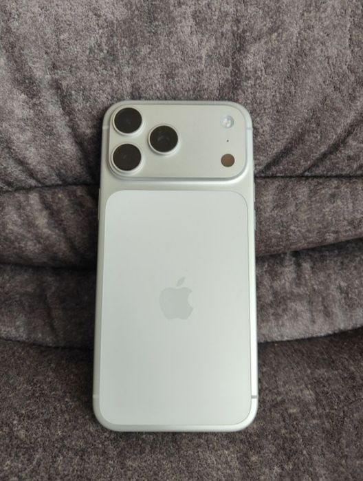 Iphone 17 про макс срочно