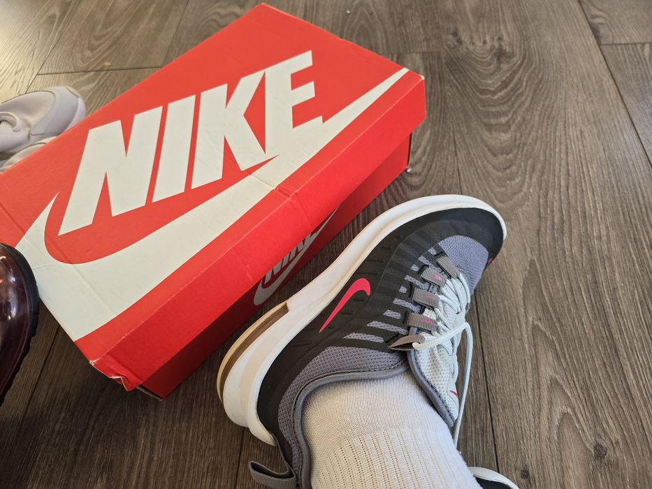 Дамски спортни маратонки