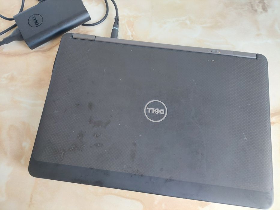 Vând Laptop DELL Latitude E7240 i5-4310U Touch-Screen 8GB SSD 256Gb !