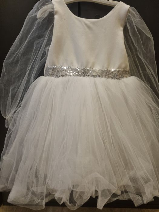 Рокля  за  повод