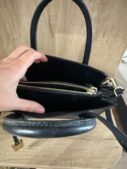 Vând geantă piele Michael Kors