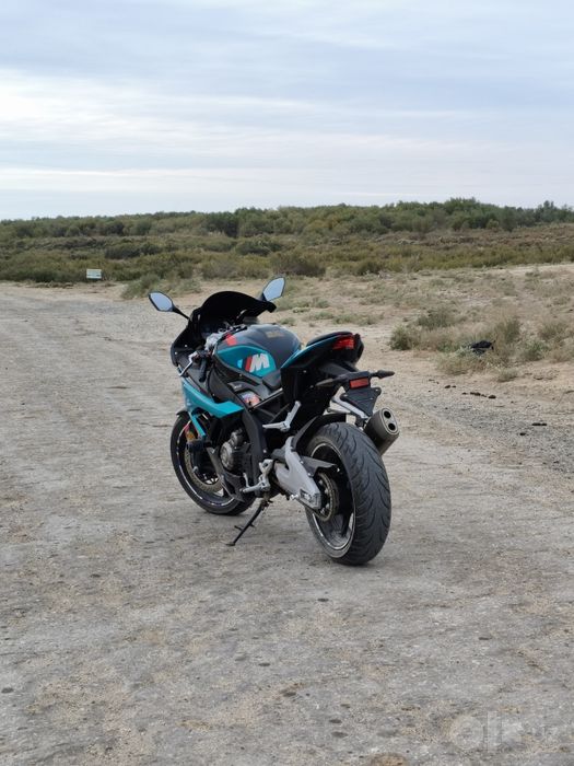 Bmv 400cc sotiladi