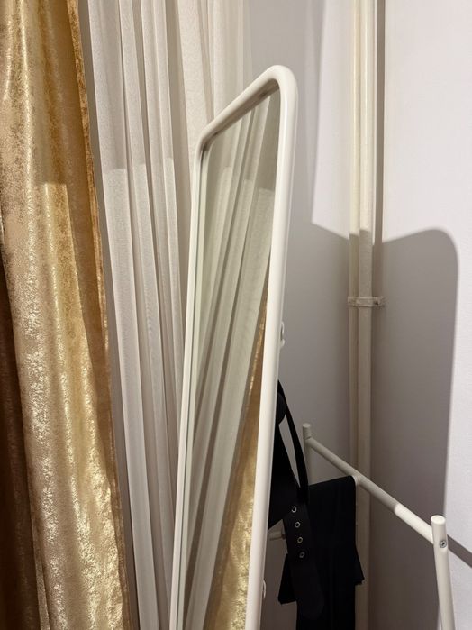 Oglindă albă Ikea