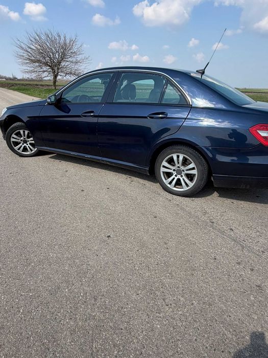 Mercedes benz E200