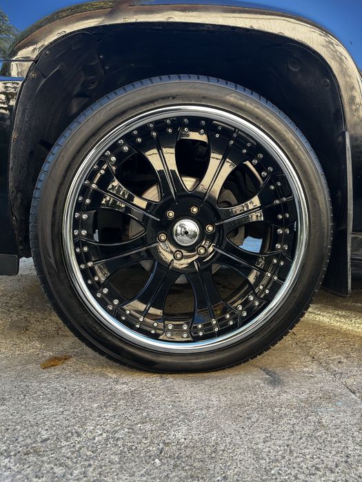305.35R24 продам диски с резиной