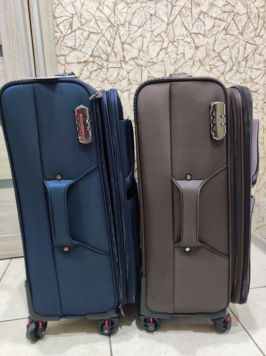 Продам чемоданы.