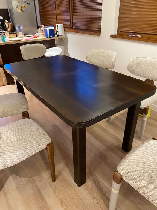 Разтегаема трапезна маса