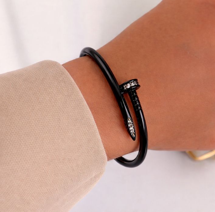 Гривна „Черен пирон“