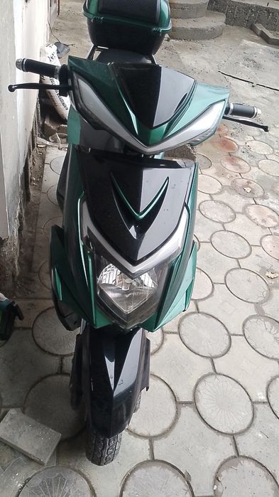 Skuter sotiladi yaxshi narx