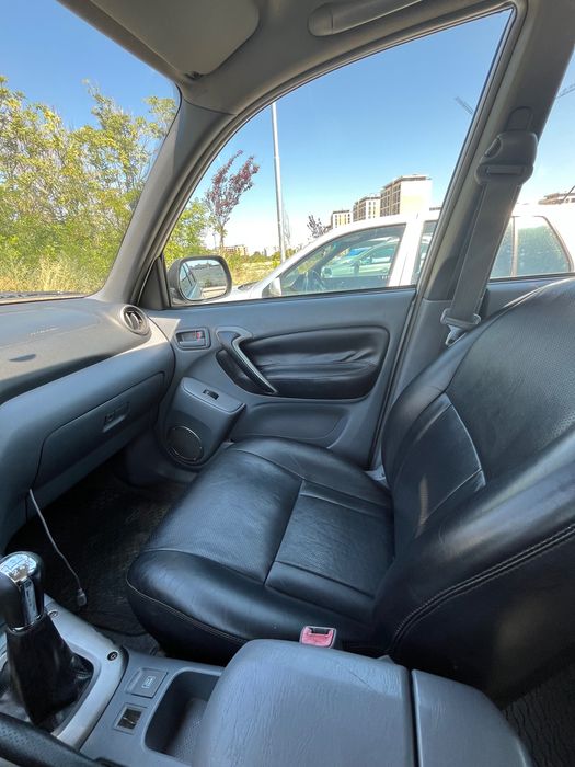 Toyota RAV4 2003г 2.0 150k.c. Бензин/Газ