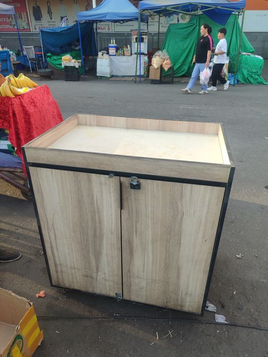 Продам шкафчик на колесах