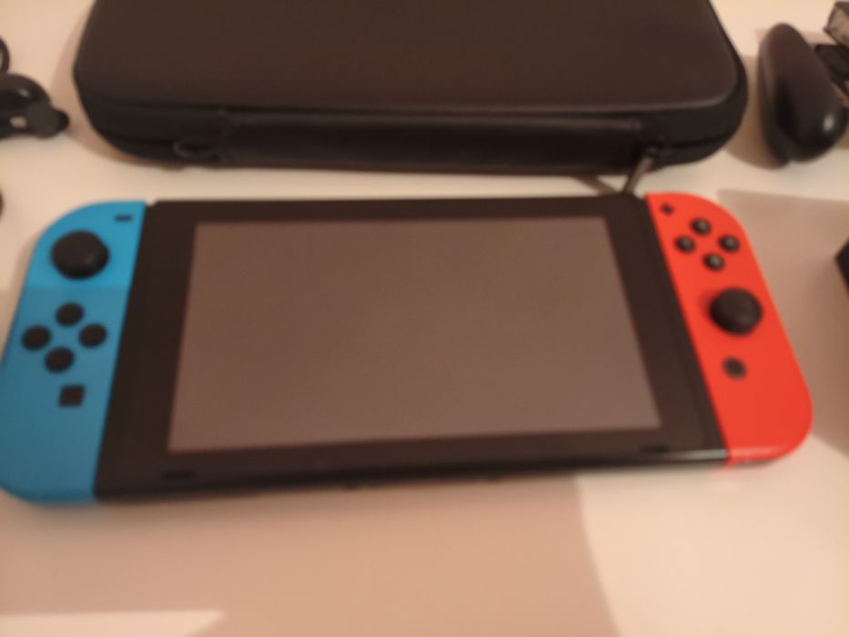 Nintendo switch продаю