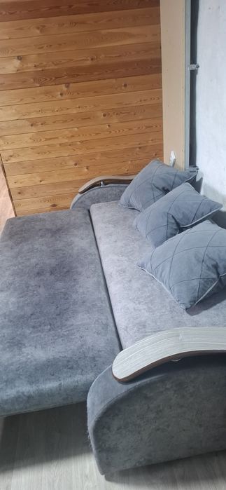 Продам диван. В хорошем состоянии.