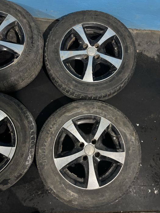 Продам комплект дисков с резиной