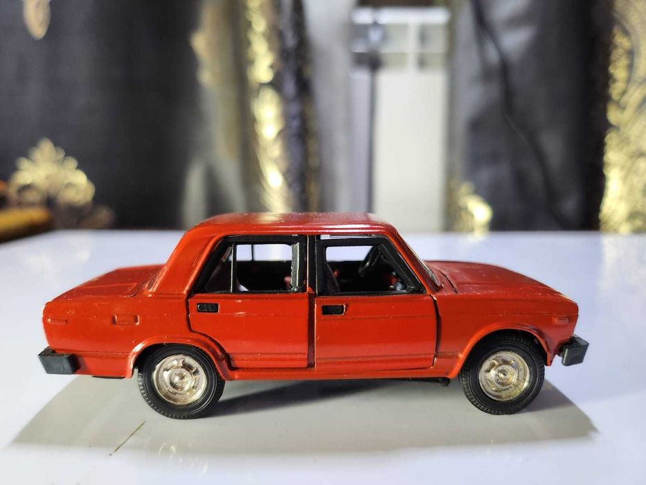 Модели России и СССР "Саратов" 1:43