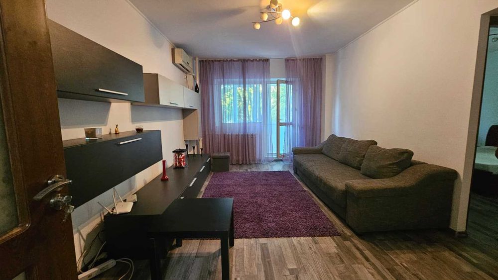 Proprietar inchiriez apartament 2 camere, 50 mp, mobilat și utilat , 5 min metrou Aparătorii Patriei – S 4 , cu loc de parcare. Disponibil imediat.