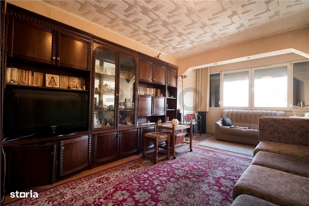 RECO, Apartament decomentat cu lift, 3 camere, Zona Rogerius, Oradea — fotografia 3